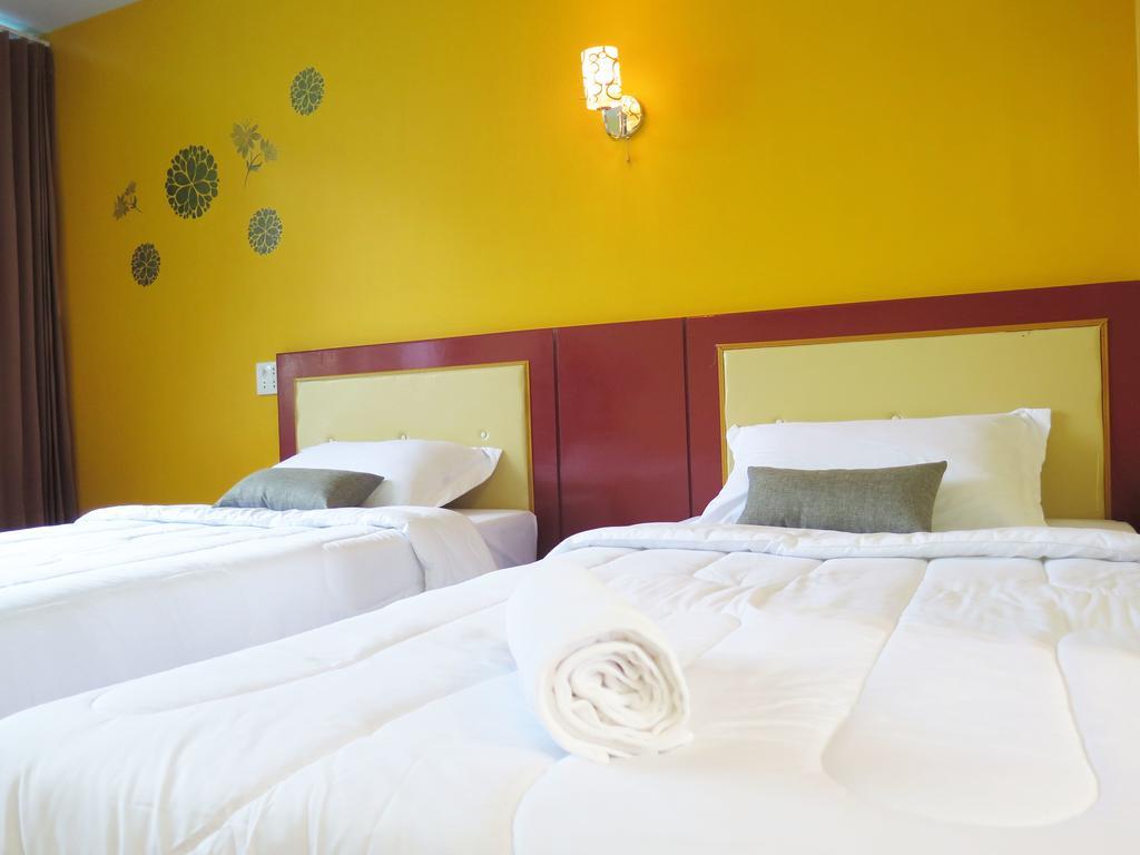Your Place Inn Сурин Екстериор снимка