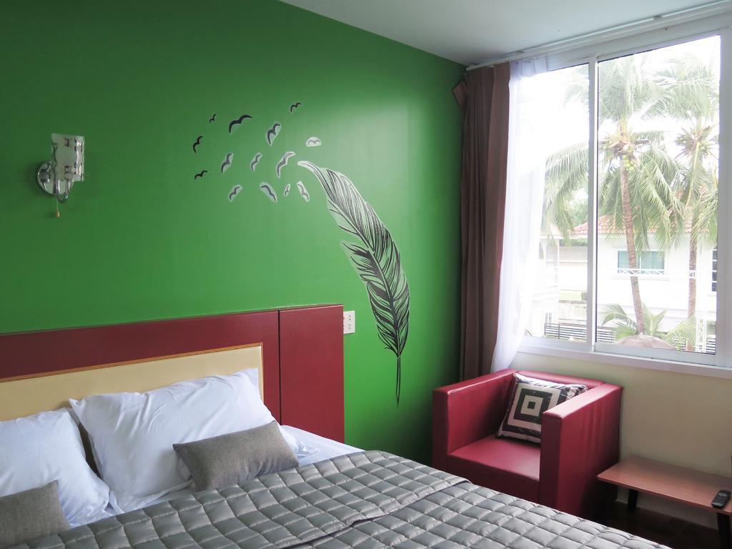 Your Place Inn Сурин Екстериор снимка