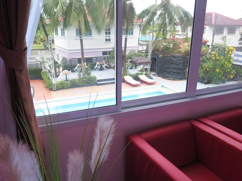 Your Place Inn Сурин Екстериор снимка