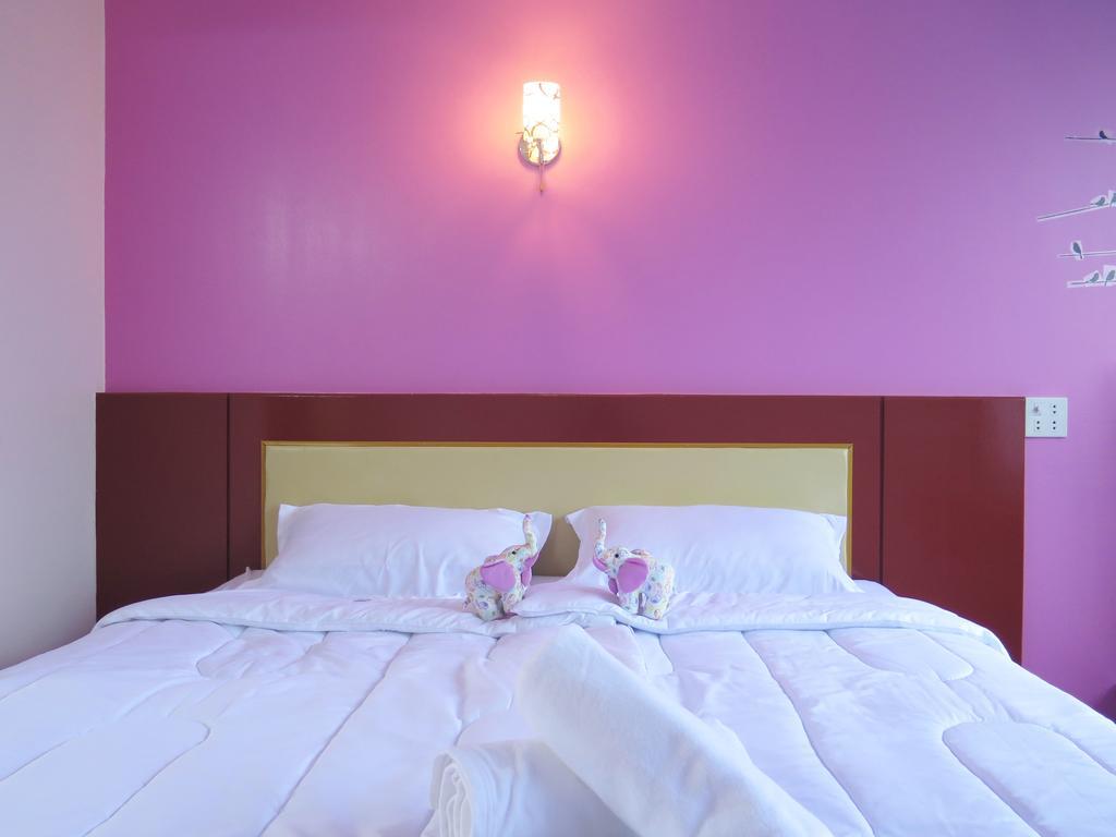 Your Place Inn Сурин Екстериор снимка